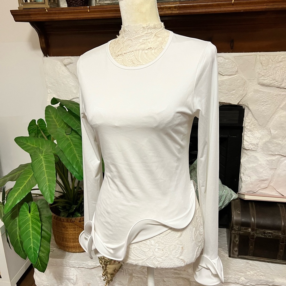 Julia By Love J White Ruffled Long Sleeve Top NWOT Women’s Size M